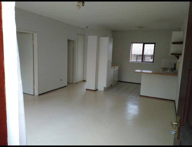 2 BEDROOM APARTMENT TO LET IN JUKSKEI PARK